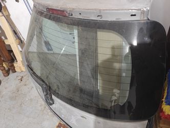 Yaris Rear Glass