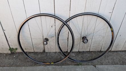 Chris King with Mavic 700c Rims Wheelset
