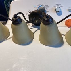 Luz Para Baño Buenas Condiciones $25.00