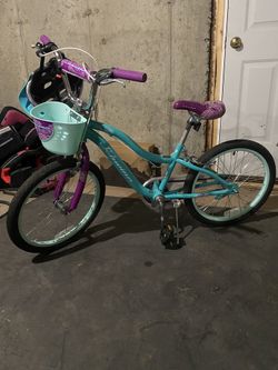 Girls Bike 20” Schwinn with helmet
