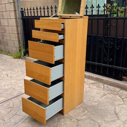 Vanity Dresser with mirror