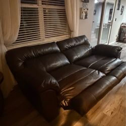 Reclyning sofa