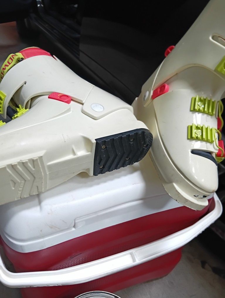 Retro Salomon Evolution Snow Boots $75 obo