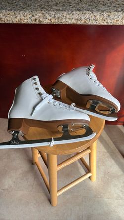 Dbx Motion Figure Skates Size 7 Women