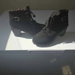 NEW Black Boots Sz 8