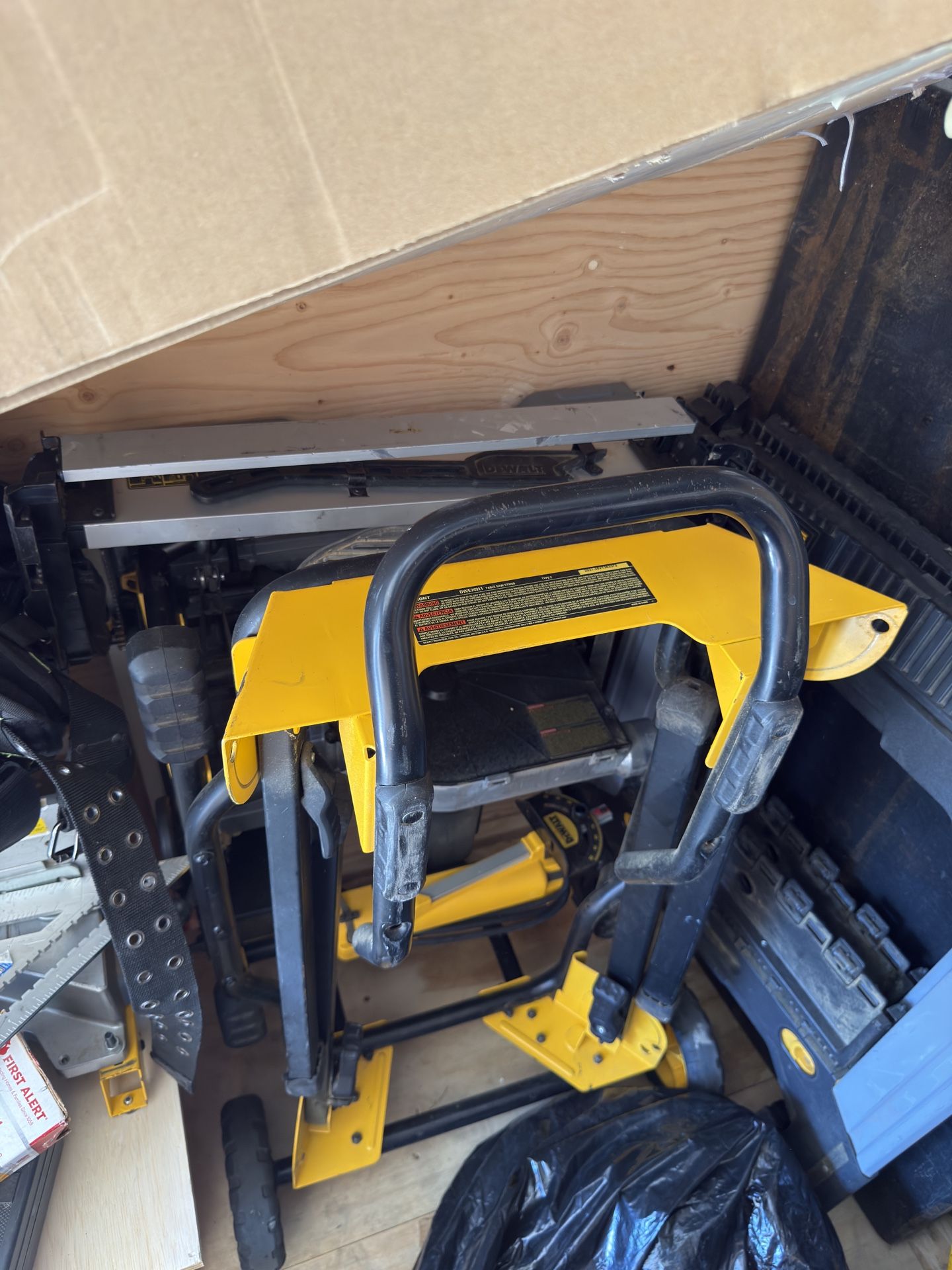 π‘ DeWalt 10β Jobsite Table Saw w/ 2 DeWalt Leg Stands β Ready to Work