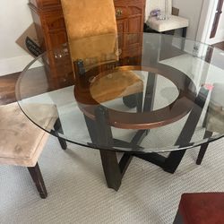 Dining Room Table w/Chairs