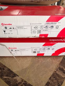 Open Box Brembo Premium UV Coated Rear Brake Rotors Pair 09.N266.21 - New