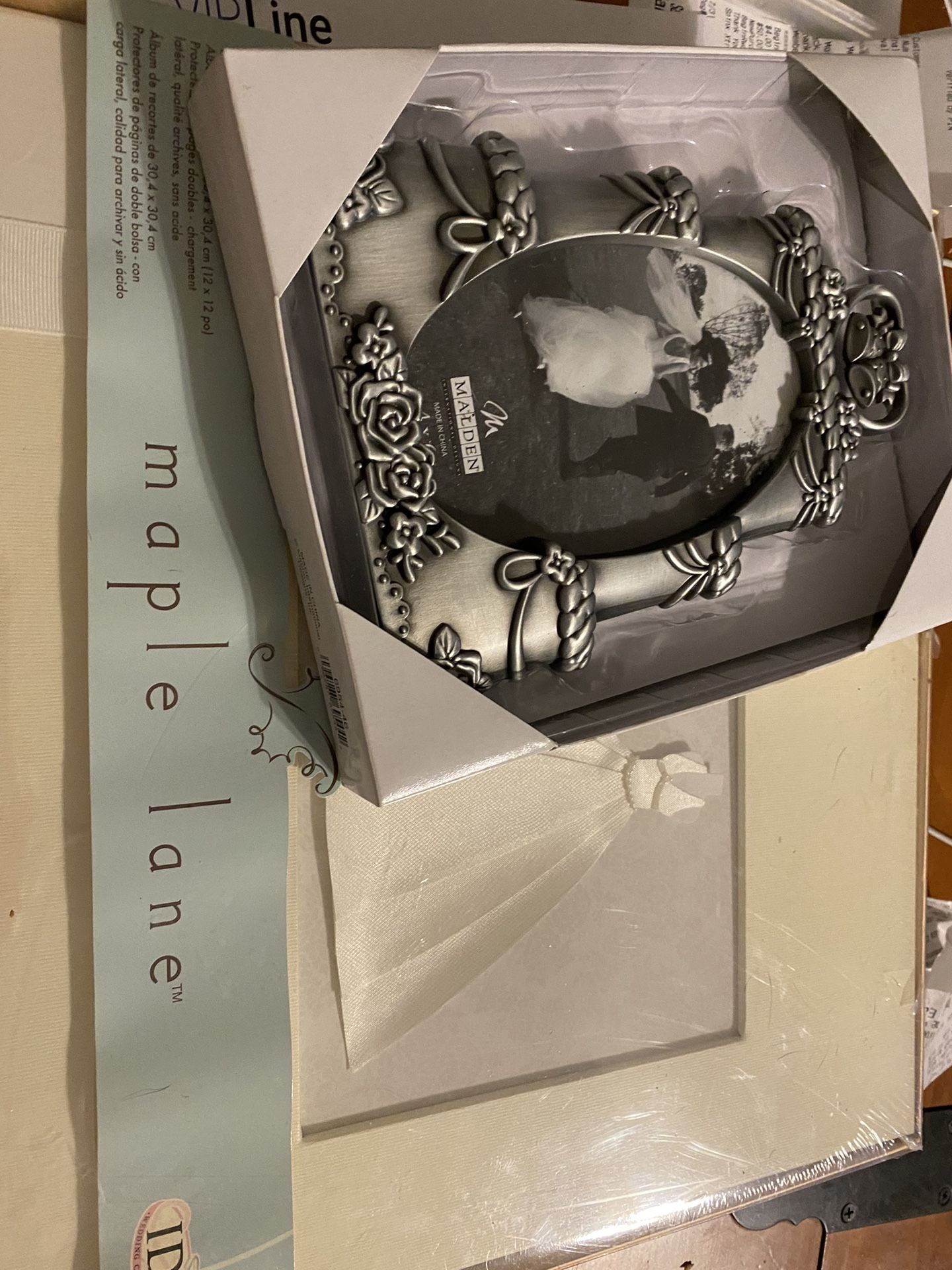NWT Wedding Frame And Wedding Scrapbook