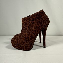 Forever 21 XXI Ankle Booties Size 6