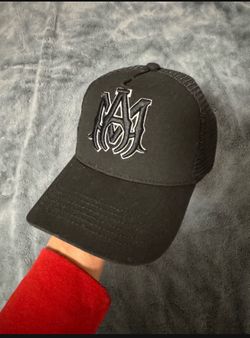 Amiri hat