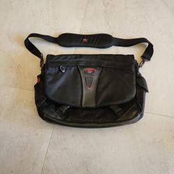 Tumi Messenger/work/ Computer Bag