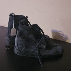 Clarks Size 7.5 Black Ankle High Boots With Laces 