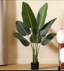 Pretty artificial plant 4 ft tall! Brand New