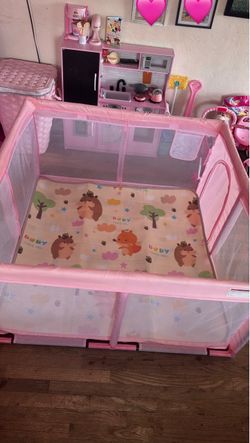 Baby playpen