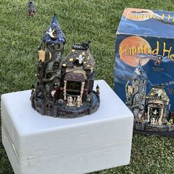 Halloween Haunted House