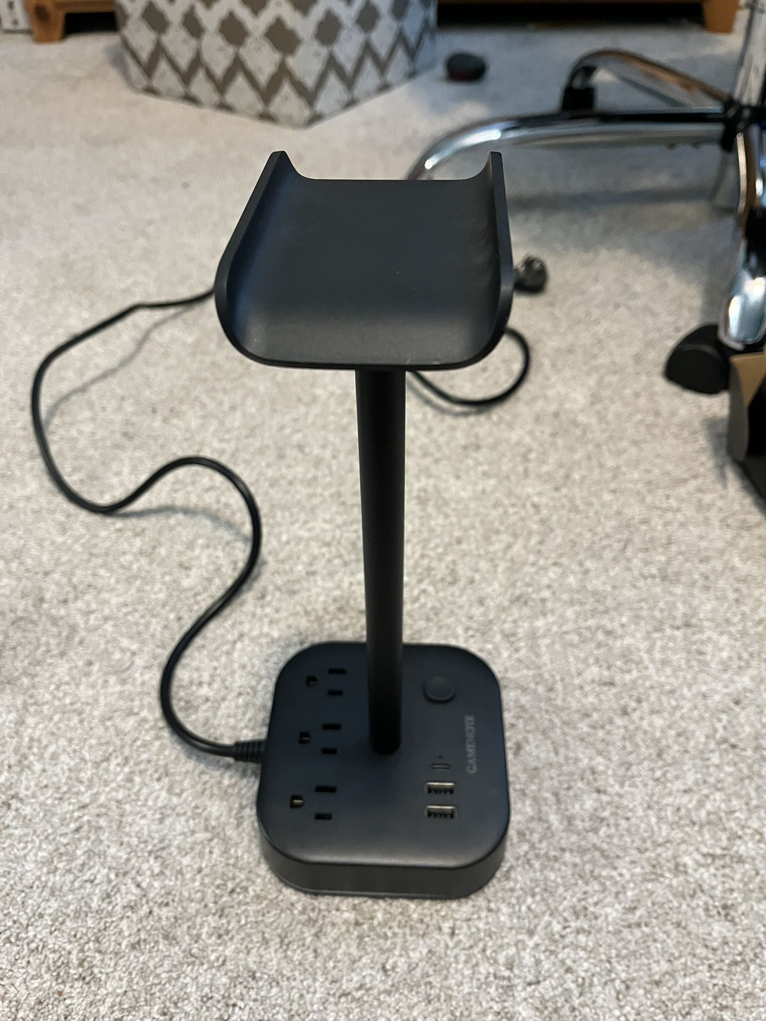 Gamenote Headphone Stand With Power Strip