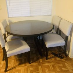 ROUND DINING TABLE WITH 4 CHAIRS
