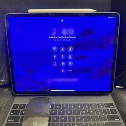 iPad Pro 1TBT W/ Mouse & Pencil + Keyboard 