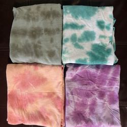 Women’s Tank Tops (Size Medium)