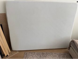 Full size mattress in really good condition nothing wrong with it