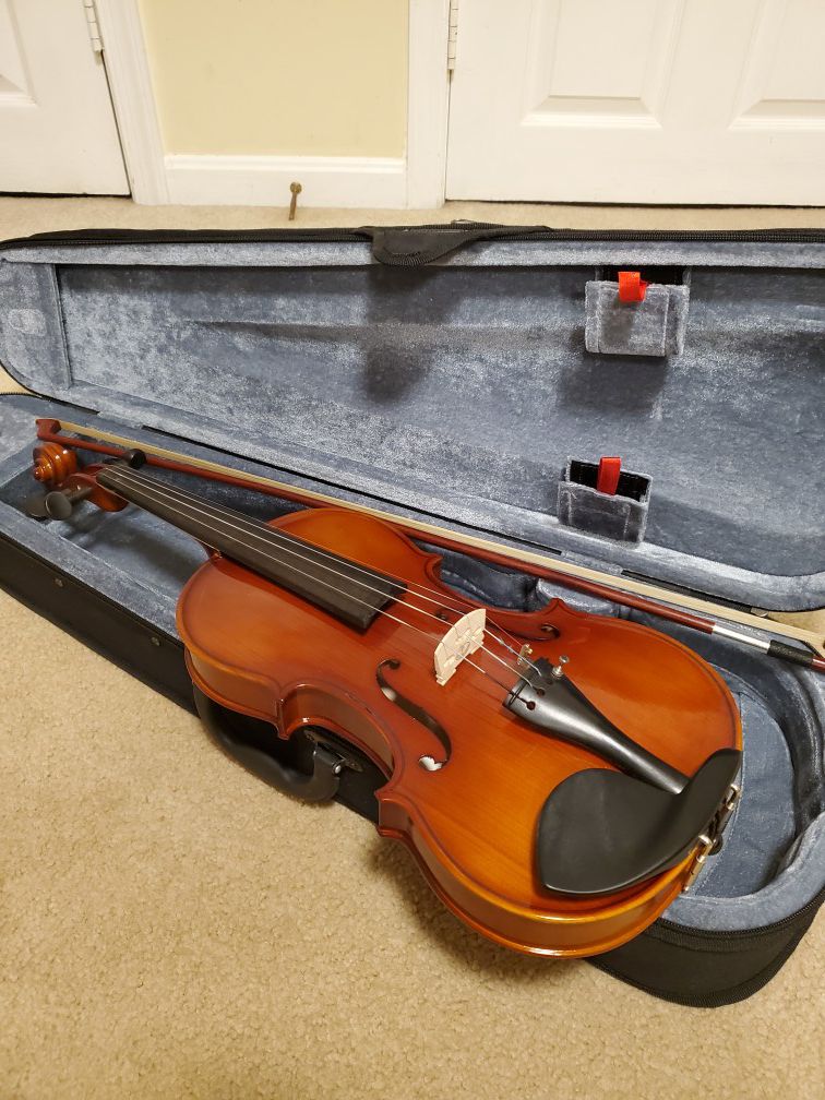 Full size (4/4) violin in very good condition