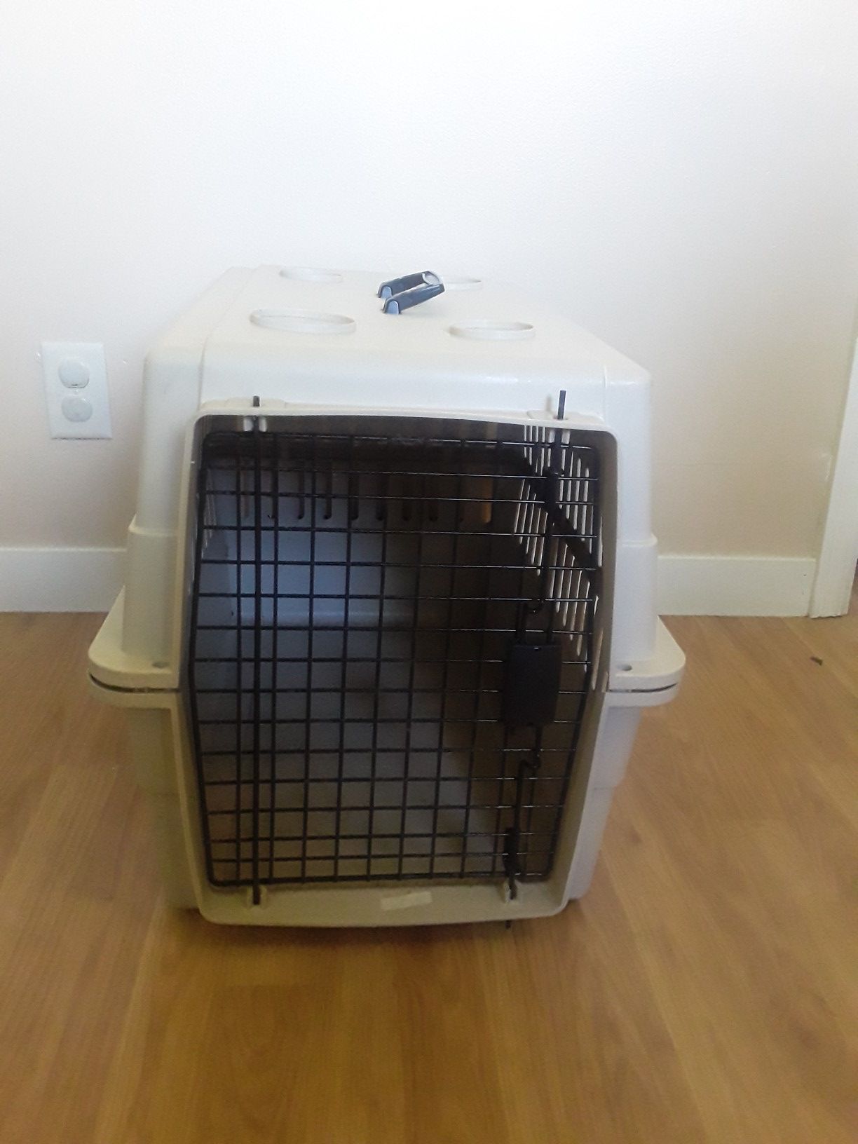 Dog Kennel/ Dog Crate