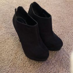 Black Ankle Booties With Heel 7 1/2