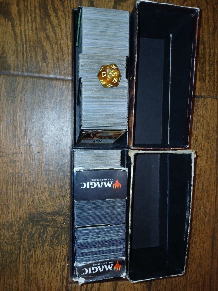 MAGIC THE GATHERING CARDS.