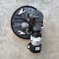 Whirlpool Dishwasher Pump and Motor Assembly W11025157 