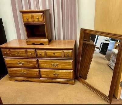 Vintage Lea 6 drawer long dresser with mirror. Chest of drawers. NO nightstand. Free to ask, I reply.