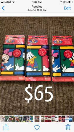 MICKEY & FRIENDS SELF STICK BORDER CHRISTMAS GIFT
