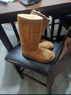 UGG