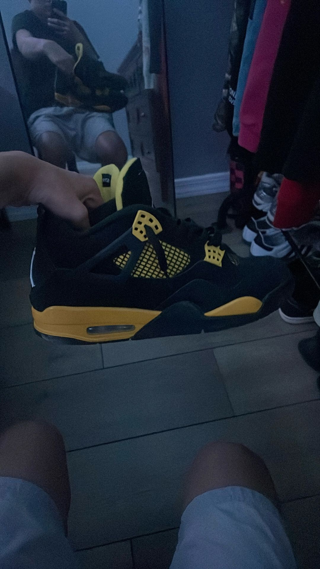 Jordan 4 Thunder