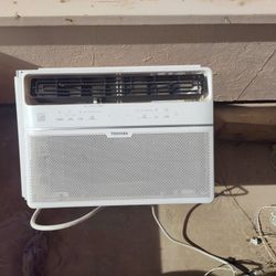 Slightly Used Window AC Unit