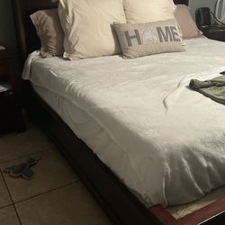 5 Piece Wood King Size Bedroom Set