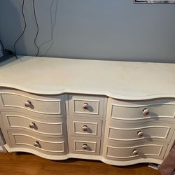 9 Drawer Dresser