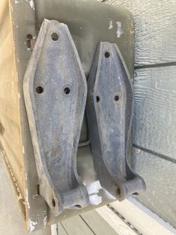 1999 Thru 2004 Ford Suspension F81Z-18183-AA Shock Upper Bracket