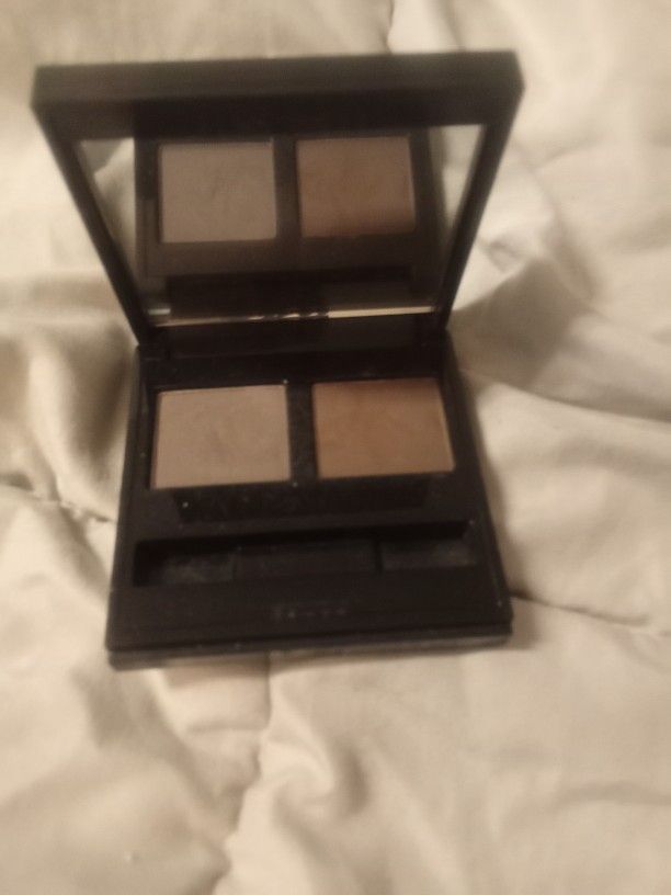 BOBBI BROWN