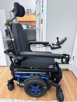 Quantum Edge 3 HD Electric Power Chair – Excellent Condition