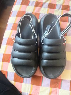 Women UGGs slides, size 8