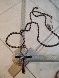 Cross chain with stones