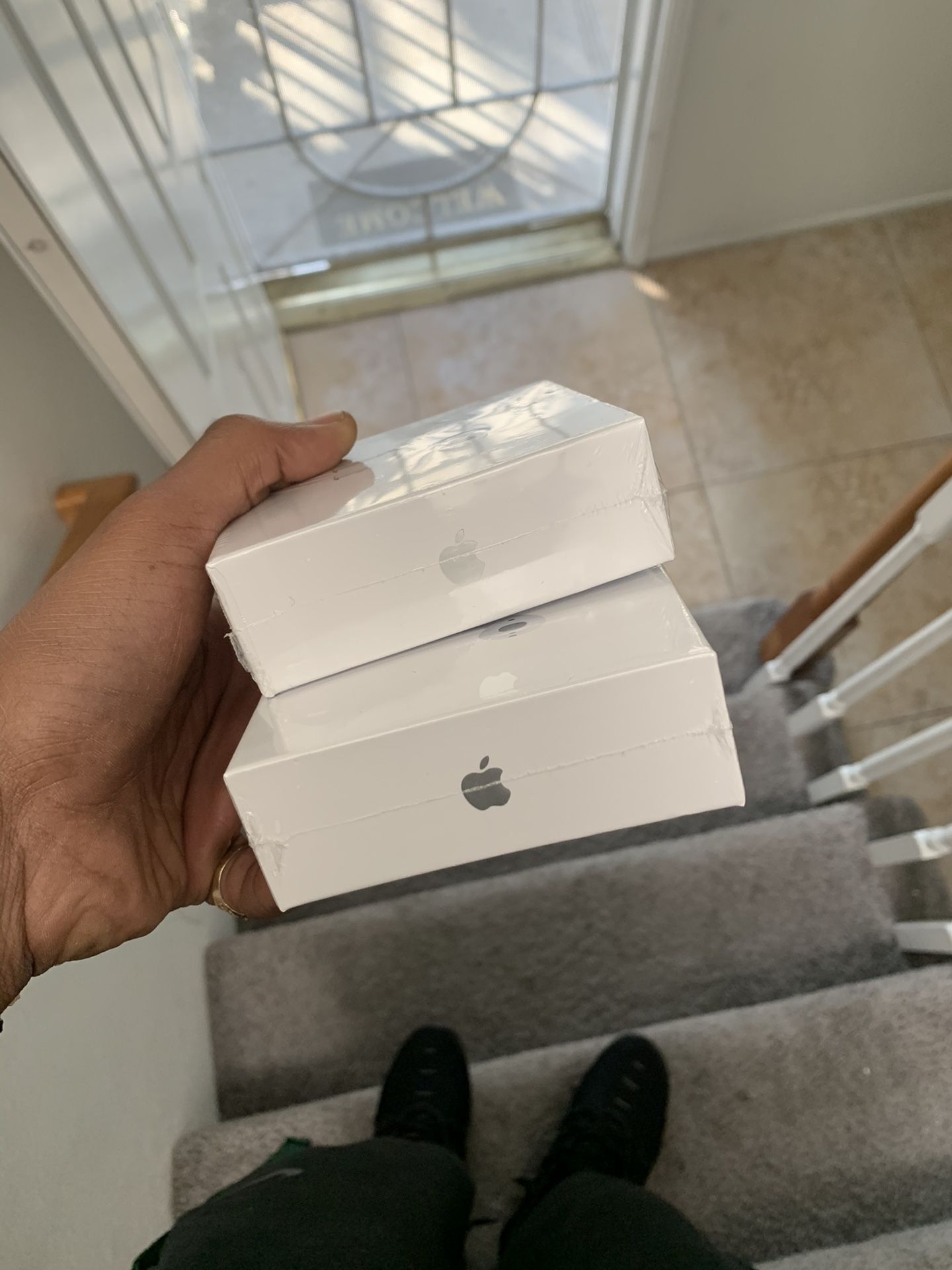Apple airpods