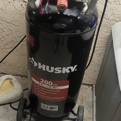 20 gallon husky air Compressor 2 months old firm price Lowballers Will Be Ignored