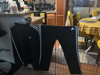 Black Adidas sweatsuit Black Adidas sweatsuit