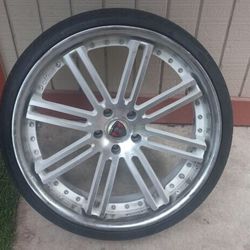 22’ Chrome With White Had Them On A 2016 Impala One Rim Small Leak Air Last For Like 3 Days All Rims In Good Shape Asking 1200 