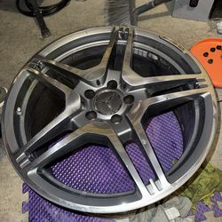 Mercedes S550 Rear wheel R19