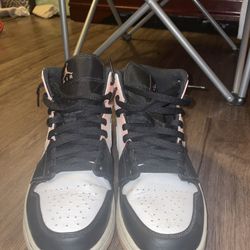Jordan 1 mid artic orange 