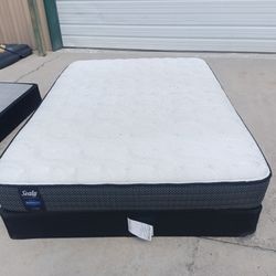 Sealy queen mattress and box spring