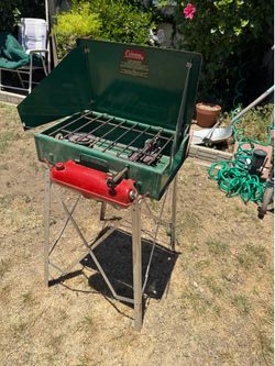 Coleman stove with stand